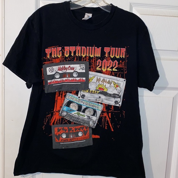 2022 Stadium Tour Band Shirt - Picture 2 of 7